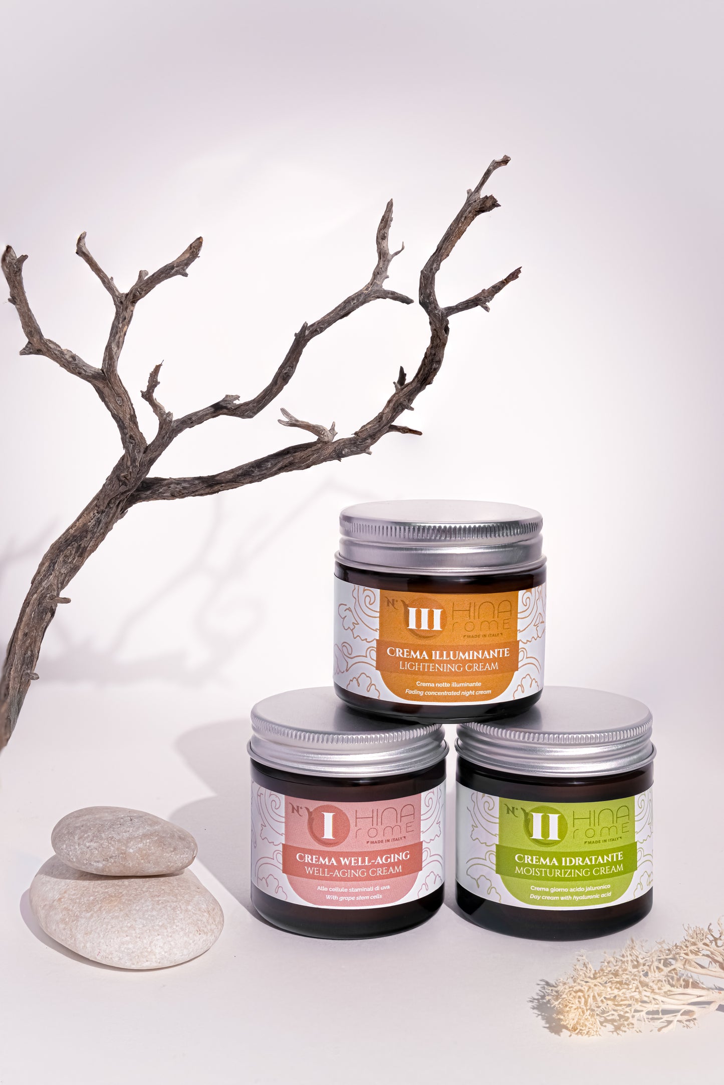 Crema lenitiva anti-rossore per pelli sensibili | HINA ROME N. XII Crema viso naturale con Lichene Islandico e Vitamina C. Lenisce rossori, protegge e riequilibra la pelle sensibile. Made in Italy. | Prodotto a Roma | 60 ml